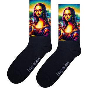 Kunstsokken - Mona Lisa - Wijn sokken - Kunst sokken - Schilderij sokken - Opkikker Cadeau - Grappige sokken - Verjaardag cadeau - Vrolijke sokken - Luckyday Socks - Grappige cadeau - Kerstsokken - Vaderdag - Moederdag - Onesize