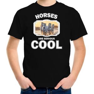 Dieren witte paarden t-shirt zwart kinderen - horses are serious cool shirt - cadeau shirt wit paard/ paarden liefhebber - kinderkleding / kleding 122/128