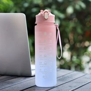 Motiverende waterfles met rietje | drinkfles met tijdsmarkering | motivatie voor kinderen en volwassenen | motivatiefles | drinkflessen in de kleuren: roze en paars