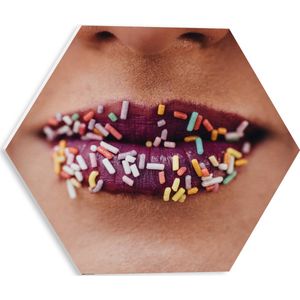 PVC Schuimplaat Hexagon - Mond - Sprinkels - Gezicht - Lippenstift - Eten - 30x26.1 cm Foto op Hexagon (Met Ophangsysteem)