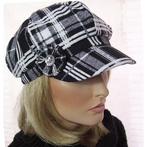 Gevoerde baret met klep ruit motief kleur zwart met wit maat S/M voor hoofdmaat 55 56 centimeter