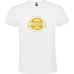 Wit T-Shirt met “Legend sinds 1977 “ Afbeelding Goud Size XS