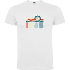 Wit T-Shirt met Kleurrijke print “ Awesome since 1985 – Humor – Leeftijd – Retro “ Print Full Color Maat S