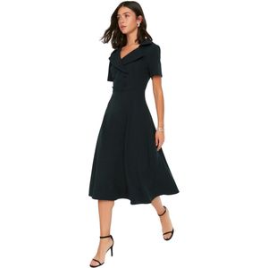 Trendyol Zwarte Geweven Midi-Jurk Met Gedetailleerde Skater/Riemopening En Knopen Twoss22El1185