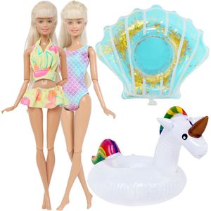 Lynn’s poppenkleertjes - Set ‘Ella’ - Geschikt voor Barbie pop - Set van 2 badkleding outfits en 2 zwembanden - Bikini, badpak, opblaasfiguren - Zomer - Kleding voor modepoppen - Cadeauzakje