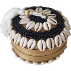 Bamboedoosje kauri schelpen zwarte kraaltjes - decoratief opbergdoosje - handgemaakt bali