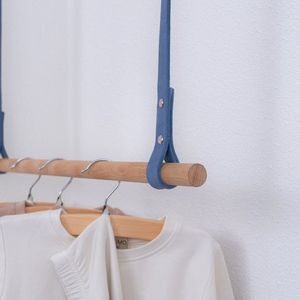 BAKIMO - Hangend kledingrek - Leer - Soft Blue - Medium