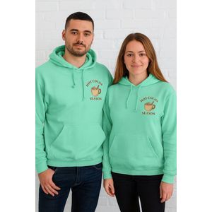 Hoodie “Hot Cocoa Season” – Mintgroene Unisex Trui met Opdruk – Warme & Trendy Winter Hoodie – Maat L