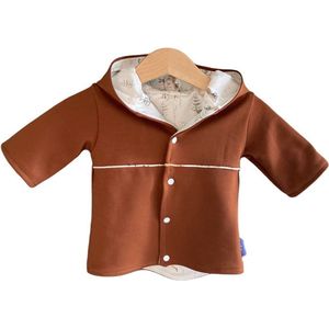 Baby jasje Choco. Maat 56. Handgemaakte babykleding.