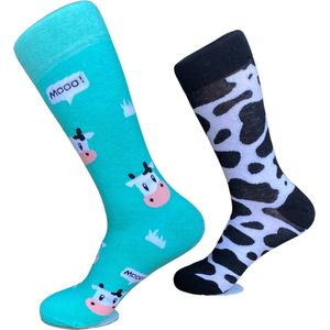 onfeet - missmatch - sokken - koe - gras - mooo!