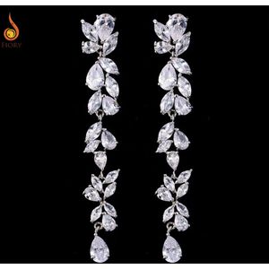 Fiory Luxe Oorhangers| Oorbellen| Zirkonia steentjes| vorm waterdruppels| luxe sieraden| elegante oorbellen| bling bling| zilver