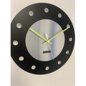 Wandklok CHANTALBRANDO -- BLACK & SILVER -- NEVADA 34 -- MODERN DESIGN IN ZWART