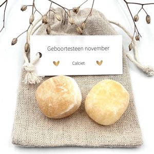 Geboortesteen november - Calciet trommel zakje - edelstenen - knuffelsteen - gefeliciteerd - verjaardag cadeau man/vrouw - geluksbrenger - brievenbus kado