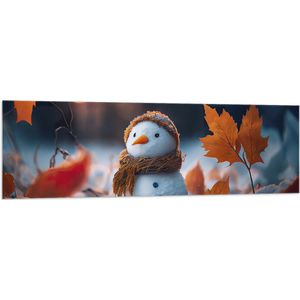 Vlag - Sneeuwpop met Bruine Sjaal en Muts in de Sneeuw tussen de Herfstbladeren - 150x50 cm Foto op Polyester Vlag