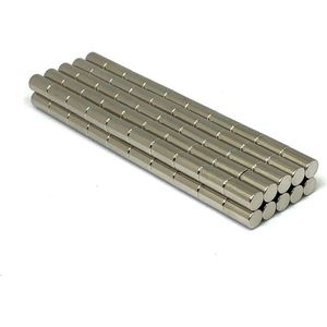 100 stuks megasterke neodymium staafmagneten maat 5 x 9 mm. Perfect geschikt voor op magneetverf, magneetvlies, magneetbehang, magneetbord, magneetwand, whiteboard of koelkast.
