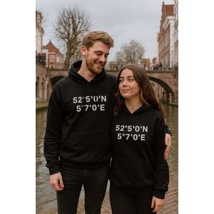 Hoodie met Coördinaten van Utrecht – Zwart / S – Unisex Stadsdesign Sweater