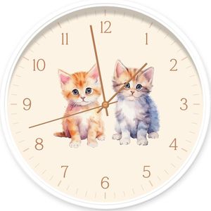 Klok Cats 30 cm | Dutch Sprinkles - kinderklok met 2 poezen en cijfers - pasteltinten - stille wandklok met wit frame en koperen wijzers - voor katten liefhebbers