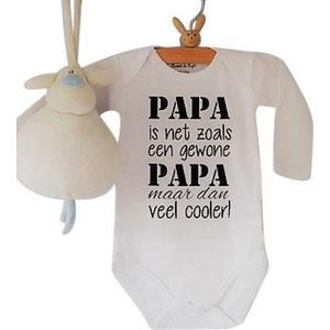 Rompertje baby tekst cadeau eerste vaderdag papa is net zoals een gewone papa maar dan veel cooler | Lange mouw | wit | maat 62/68