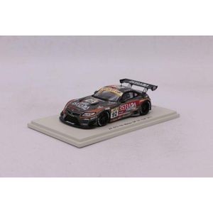 De 1:43 gegoten modelauto van de BMW Z4 GT3 #92 van de Macau GP GT Cup 2014. De rijder is Marco Wittmann. Dit schaalmodel is gelimiteerd op 500 stuks. De fabrikant is Spark.