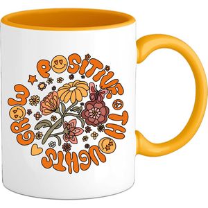 Flower Power - Grow Positive Thoughts - Vintage Aesthetic - Mok - Geel