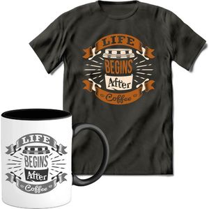 T-Shirtknaller T-Shirt met Koffiemok | Life Begins After Coffee - Koffie Kleding | Heren / Dames Shirt met Mok Cadeau | Kleur grijs | Maat XL