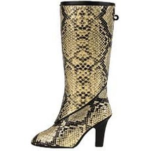 Kikkerland SASSY BOOTS MANICURE SET