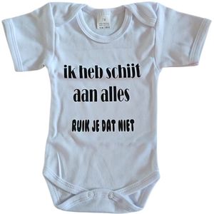 Baby romper met tekst ""Ik heb schijt aan alles! Ruik je dat niet?"" blauw met zwarte bedrukking maat 68