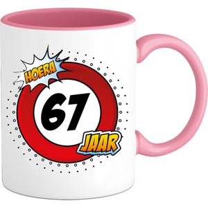 67 Jaar Verkeersbord Mok met teksts-sGrappig Verjaardag Beker Cadeaus-sBedrukte Koffie en Thee Mokkens-sZwarts-s330 ML