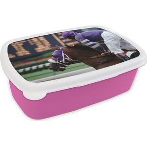 Broodtrommel Roze - Lunchbox - Brooddoos - Paard - Racebaan - Sport - 18x12x6 cm - Kinderen - Meisje