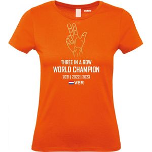 Dames T-shirt Three in a Row World Champion | Formule 1 fan | Max Verstappen / Red Bull racing supporter | Wereldkampioen | Oranje dames | maat L