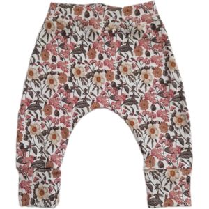 Broekje bloemen rib jersey maat 62/68