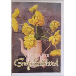 Van harte gefeliciteerd met je verjaardag! Een mooie bloem in een gele kleur. Een leuke kaart om zo te geven of om bij een cadeau te voegen. Een dubbele wenskaart inclusief envelop en in folie verpakt.