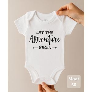 Ohana Advent® Let the Adventure Begin – Baby Romper met tekst – Newborn Maat 50 – 0-1 Maand – Zwangerschapsaankondiging & Kraamcadeau – 100% Katoen – 260gsm Premium katoen