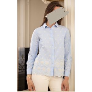 Dames blouse-blauwe blouse-blouse dames lange mouwen- maat S- dames lange mouwen blouse katoen-Lichtblauwe Damesblouse met borduursel – katoenlook, bloemenprint en Kraag-Stijlvolle Borduursel Blouse voor Dames – Bohemian Look – Lichtblauw & Wit