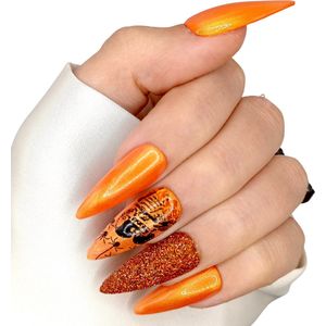 SD Press on Nails - No. 124 Pumpkin Spice - XL Stiletto - Oranje Skulls Halloween - Plaknagels - Gelnagels - Handgemaakte Nagels - 20 stuks - Cosplay - Accessoires - (gel)Nagellak - Nagelstudio - Nail Art - Nagels met lijm - XL Nageltips