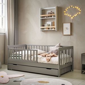 Petite Amélie Peuterbed 140x70 cm - Grijs Kinderbed - Creëer een Veilige & Stijlvolle Slaapomgeving - Voor Kleintjes die Hun Ledikant Ontgroeid Zijn - Plume Collectie