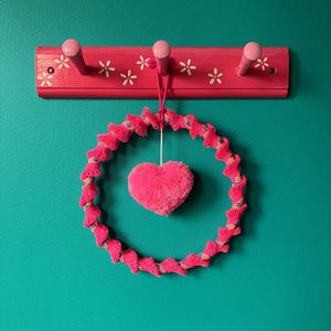 Luna-Leena duurzame muurhanger met hart in Ibiza style - roze - ring 20ø cm - handmade in Nepal - kinder droomvanger - kinderkamer - decoratie - dreamcatcher - babyshower - verjaardag - geboorte - girl - hartje liefde - pink - babykamer - moederdag