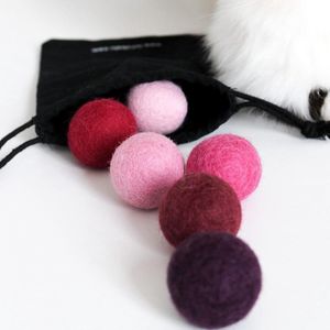 Viltballen voor katten, kattenspeelgoed, kattenballen van vilt, kattenspeelgoed van 100% wol, natuurlijk speelgoed voor katten, speelballen voor katten, Fair uit Nepal, 6 stuks, magenta