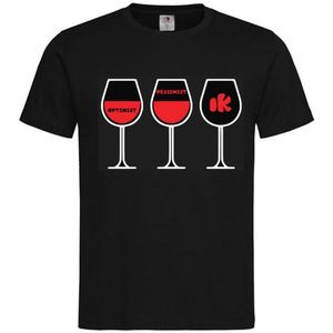 T-shirt Unisex Volwassenen Lol - Festival - carnaval - kermis - festival - vrijgezel - feestje - grappig - humor - Weekend - Wijn - Wine - Wijnglas - Wijnglazen ""Optimist Pessimist IK"" Op Voorkant | korte mouw | Zwart/Wit/rood/| maat XXL