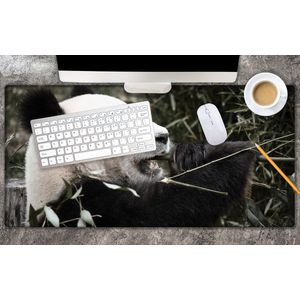 Bureau onderlegger - Grote Zwart met Witte Panda tussen de Bamboe - 80x40 cm - 2 mm Dik - Bureau mat Vinyl