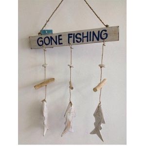 Houten hanger Gone Fishing Ibiza look