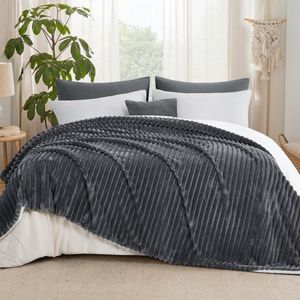 Superzachte En Warme Dubbelzijdige Flanellen En Sherpa Dekken Voor Ultiem Comfort