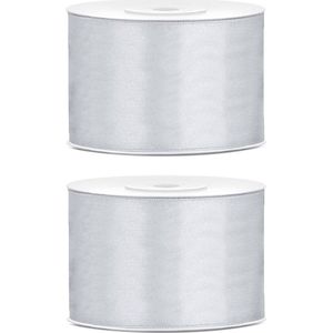 2x Hobby/decoratie zilver satijnen sierlinten 5 cm/50 mm x 25 meter - Cadeaulint satijnlint/ribbon - Zilveren linten - Hobbymateriaal benodigdheden - Verpakkingsmaterialen