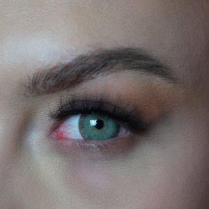 Realistische Kleurlenzen - Grijs Groen - Blister Editie - Jaarlenzen - Inclusief Lenzen Bakje en Applicators