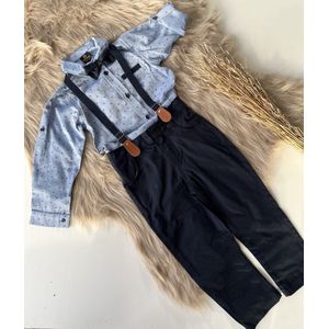luxe jongens kledij- vierdelige katoenen jongens set- overhemd, lichtblauw-stippen, verstelbare bretels en vlinderdas- kostuumbroek(marineblauw) feest outfit-bruidsjonkers-bruiloft-communie-verjaardag-7 jaar-maat 122