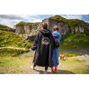 2025 ZONE3 Active -Flex Parka Dress - Black / Oranje