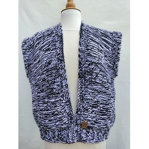 Handgebreide bodywarmer met zakken / vest mouwloos in zwart met wit gemeleerd