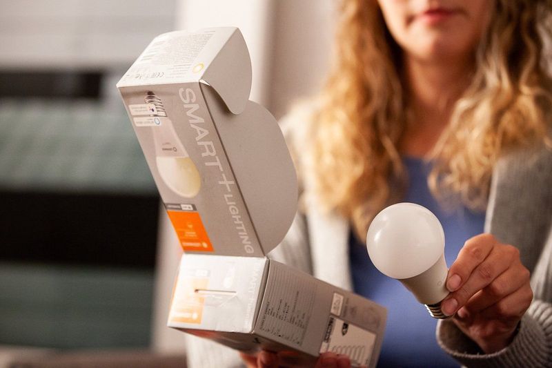 OSRAM - SMART+ A60 - LED-lamp - 9W - E27 - Instelbaar Wit - Dimbaar - Bediening via App of Stem