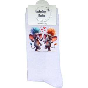 Olifant - Opkikker - Grappige sokken - Valentijn cadeau - Verjaardag cadeau - Sint cadeau - Leuke sokken - Verliefd - Vrolijke sokken - Cadeautje - Grappig cadeau - Kerstsokken - Kerstcadeau - Vaderdag - Moederdag - Socks maken Happy - 37-44