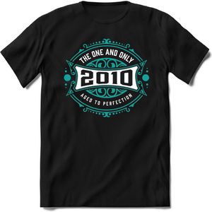2010 The One And Only | Feest Kado T-Shirt Heren - Dames | Cobalt - Wit | Perfect Verjaardag Cadeau Shirt | Grappige Spreuken - Zinnen - Teksten | Maat XL